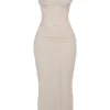 Nalini zandkleurige maxi-jurk van stretch mesh