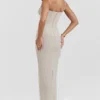 Nalini zandkleurige maxi-jurk van stretch mesh