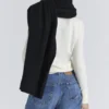 Nara Zwarte wollen oversized sjaal met textuur