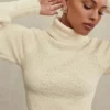 Nyala Crème Zachte Bouclé Gebreide Cropped Truien