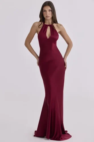 Oliviana wijnrode satijnen halter maxi-jurk