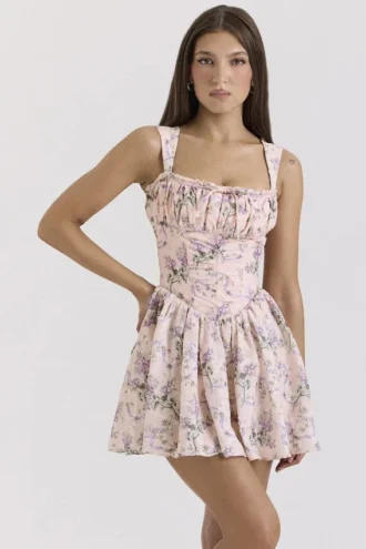 Ophelia roze jurk met strikprint en Pofbroeken