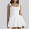 Ophelia witte katoen mini-jurk met pofbroeken