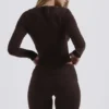 Raquel chocoladebruine top met ronde hals van kasjmiermix