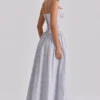 Rona Blauwe Maxi-jurk met kanten vetersluiting en wilde bloemenprint