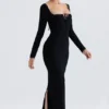 Rosa zwarte maxi-jurk met kristallen versiering