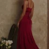 Sabrine wijnrode maxi-jurk met kanten rand + korset