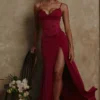 Sabrine wijnrode maxi-jurk met kanten rand + korset