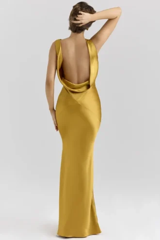 Safaira Amber satijnen maxi-jurk met gedrapeerde cowl-hals