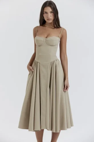 Samaria Taupe korsetjurk voor de zomer