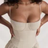 Samaria Taupe korsetjurk voor de zomer
