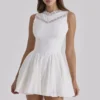 Scarlett witte mini-jurk met kanten rand en borduursels