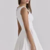 Scarlett witte mini-jurk met kanten rand en borduursels