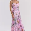 Seren roze maxi-jurk met bloemenprint en kanten rug
