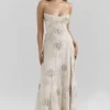 Seren Vanilla Maxi-jurk met geborduurde, handgeknoopte bloemen