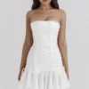 Sirena witte strapless mini-jurk met vetersluiting