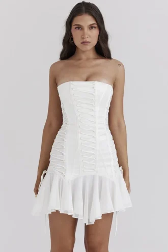 Sirena witte strapless mini-jurk met vetersluiting