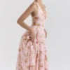 Solada Engelse vintage rozenprint georgette halterzomerjurk