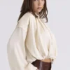 Talia Ecru satijnen blouse met open voorkant