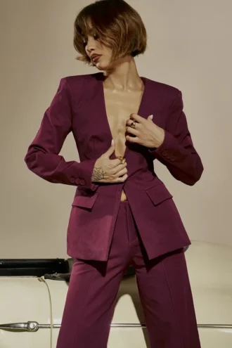 Theodora Wijnrode Blazer met Diepe V-hals