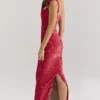 Tiff Holly rode fluwelen maxi-jurk met kant