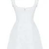 Tilly witte mini-jurk met plooitjes