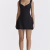Tilly zwarte mini-jurk met plooitjes