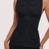 Valencia Zwarte katoenen top met broderie anglaise en boothals