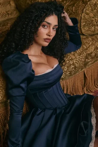 Venetia Midnight satijnen mini-jurk met pofmouwen