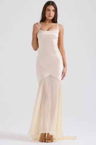 Vittoria champagnekleurige chiffon avondjurk tot op de grond