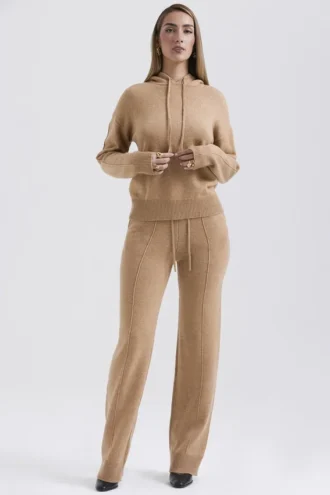 Yalina camelkleurige kasjmiermix-broek