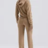 Yalina camelkleurige kasjmiermix-broek
